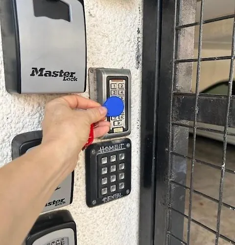 Sun Julz - Byzantium Garden-1 Bedroom パ フォス