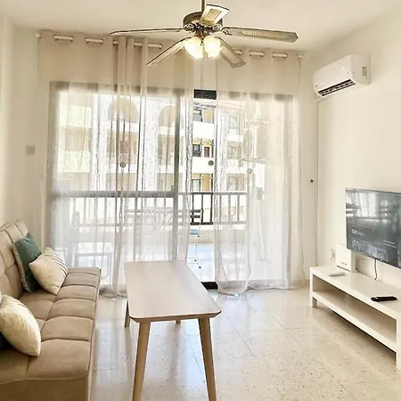 Апартаменты Sun Julz - Byzantium Garden-1 Bedroom Пафос