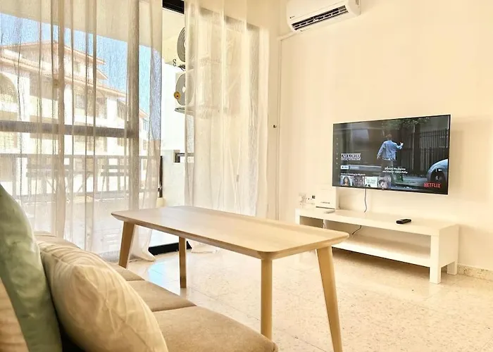 Sun Julz - Byzantium Garden-1 Bedroom Apartmán *